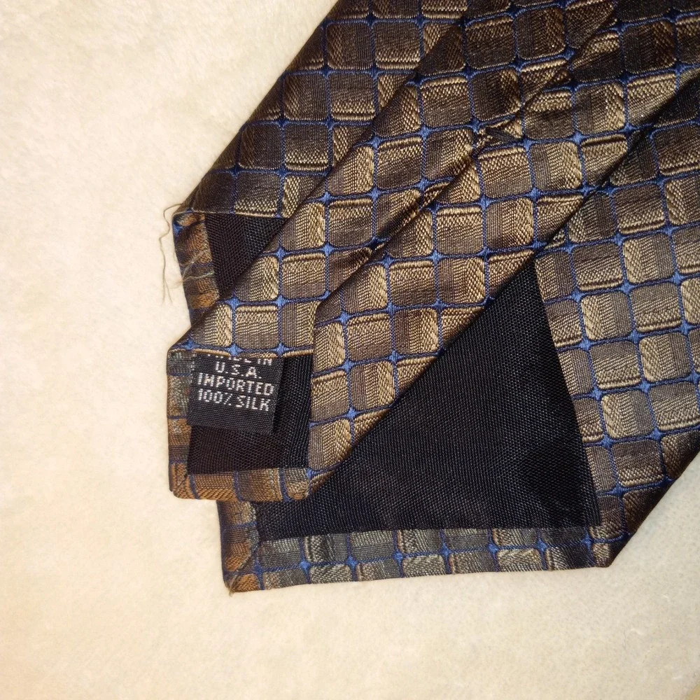 VAN HEUSEN MENS TIE BROWN NAVY BLUE CROSS DIMON 3.75 X 59
